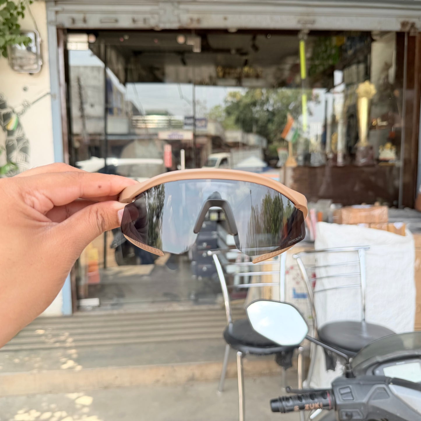 Hydra Beige Smoke Premium Unisex Sports Sunglass