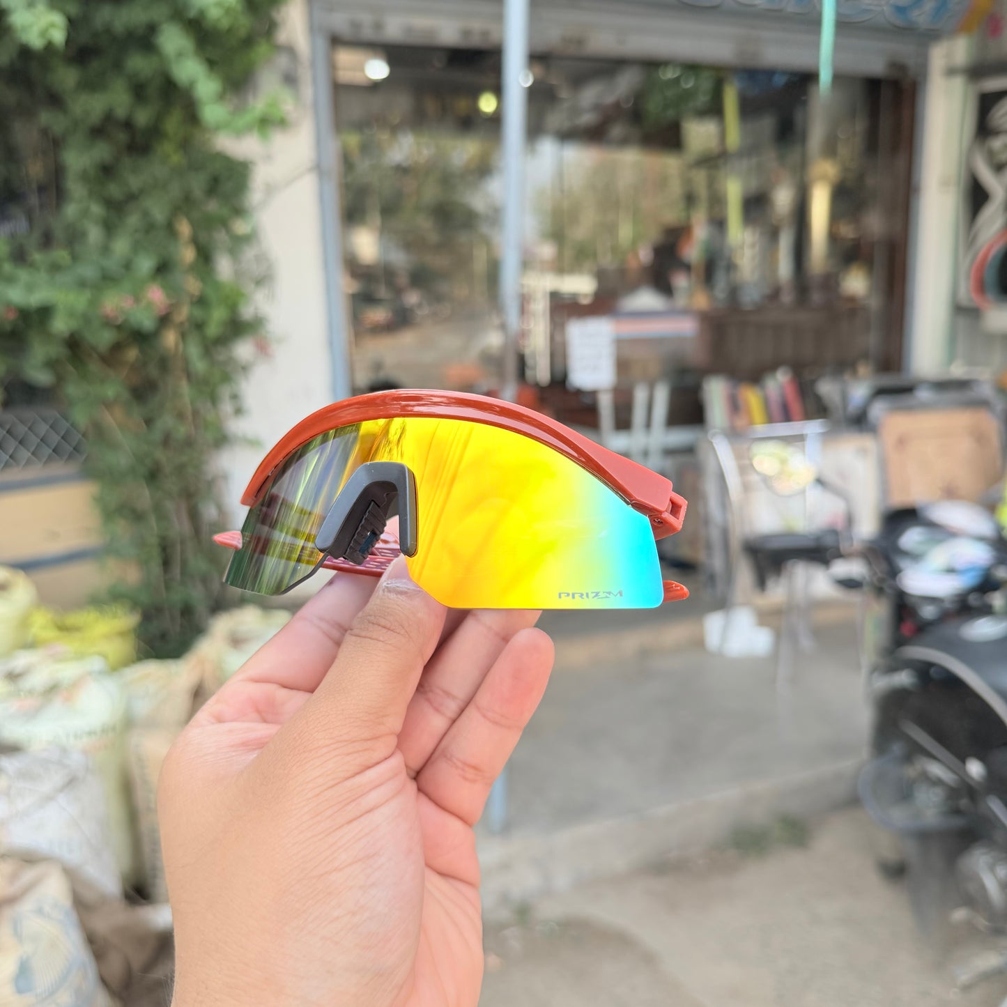 Hydra Maroon Mercury Premium Unisex Sports Sunglass