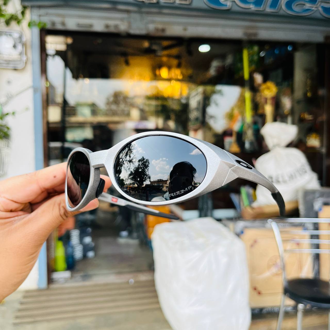 Sliver Black Colour Eye Jacket Redux – Oval Shape Sports Sunglasses