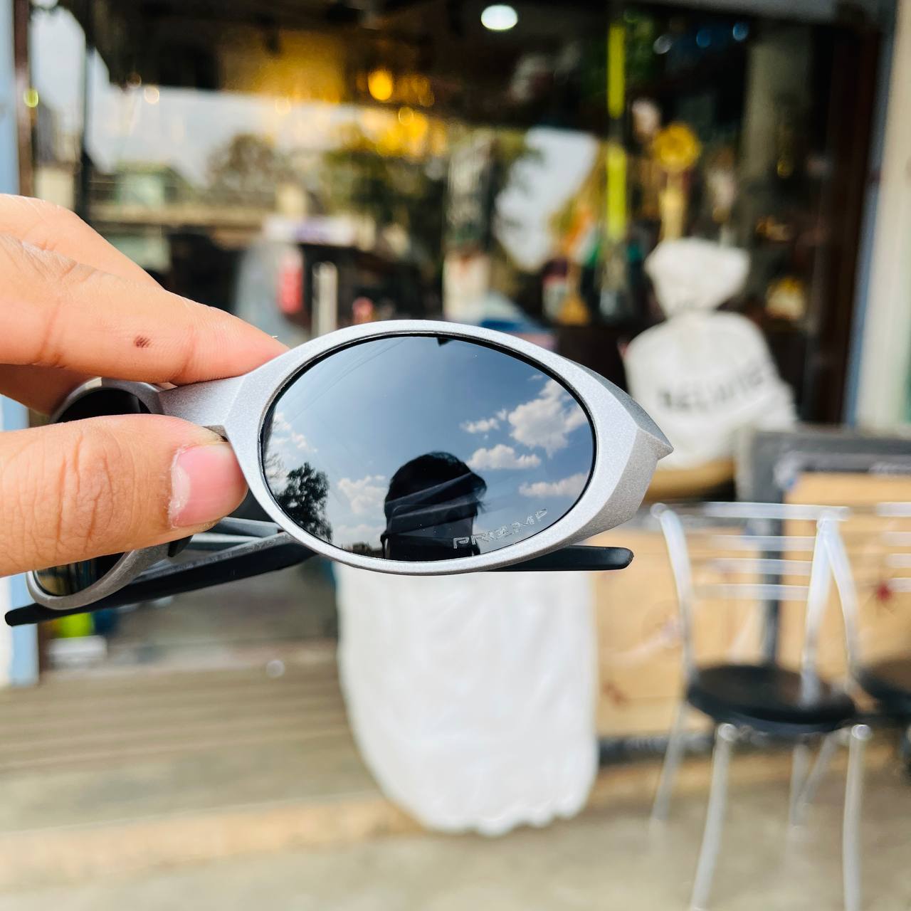 Sliver Black Colour Eye Jacket Redux – Oval Shape Sports Sunglasses
